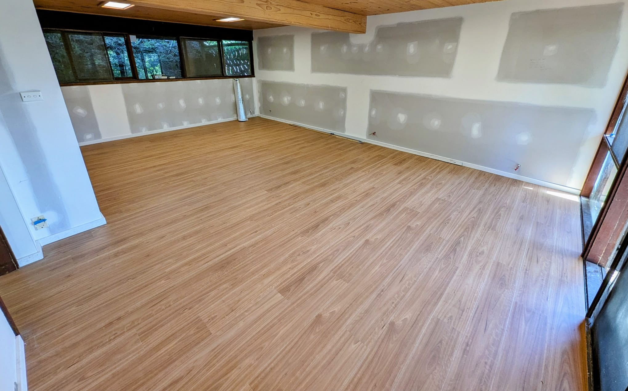 Hybrid or hardwood flooring installation in Grafton NSW